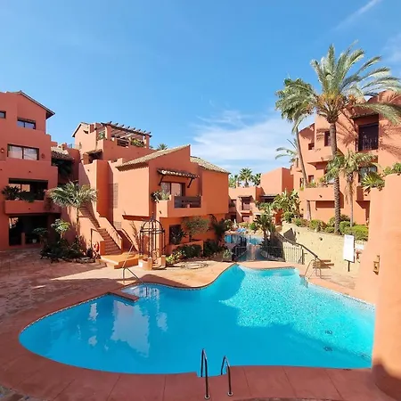 Luxury In Jardines De Don Carlos Apartment Marbella